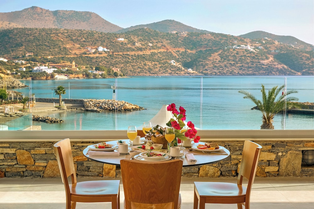 Zeus Eleva Mirabello Bay — Restaurant & bars in Elounda