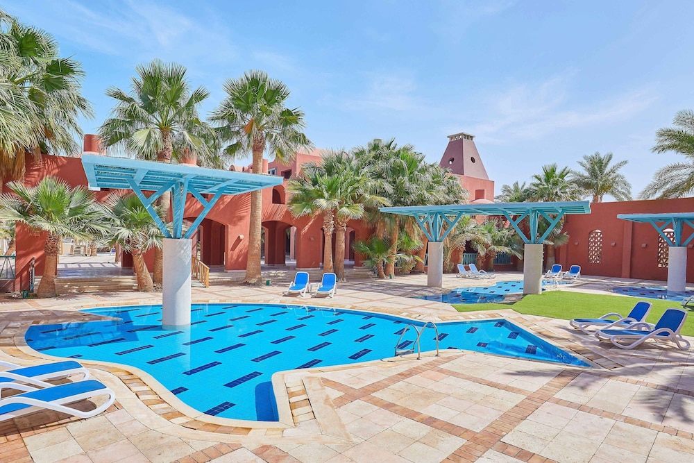 Sheraton Miramar Resort El Gouna — Swimming pool in El Gouna, Red Sea