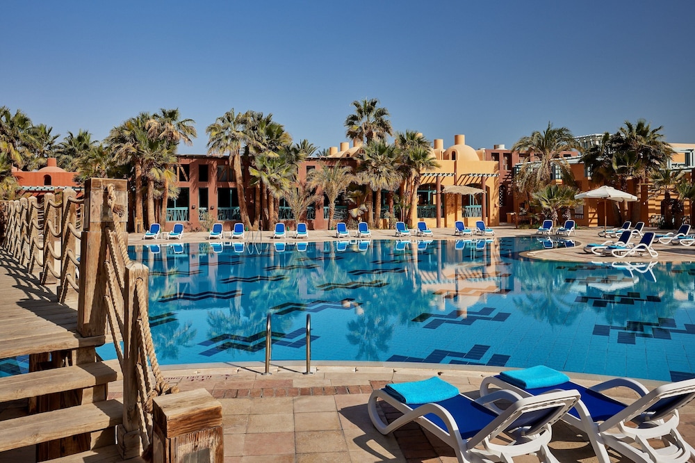 Sheraton Miramar Resort El Gouna — Swimming pool in El Gouna, Red Sea