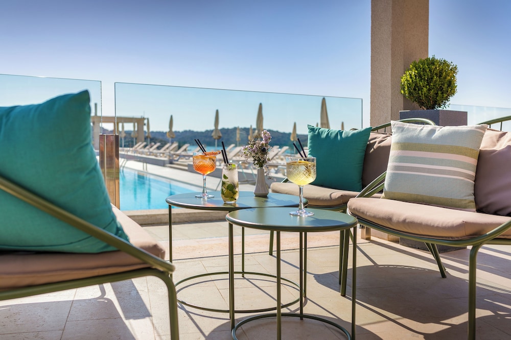 Arena Verudela Beach Apartments — Restaurant & bars in Pula, Istria