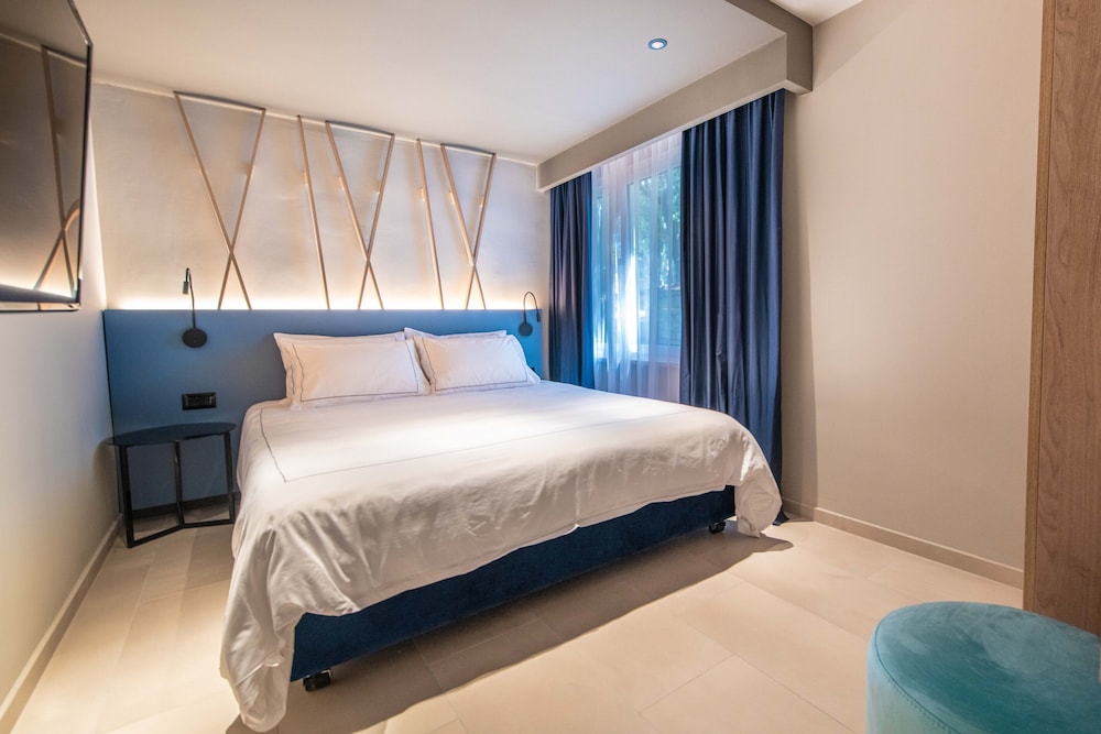 Arena Verudela Beach Apartments — Hotel rooms in Pula, Istria