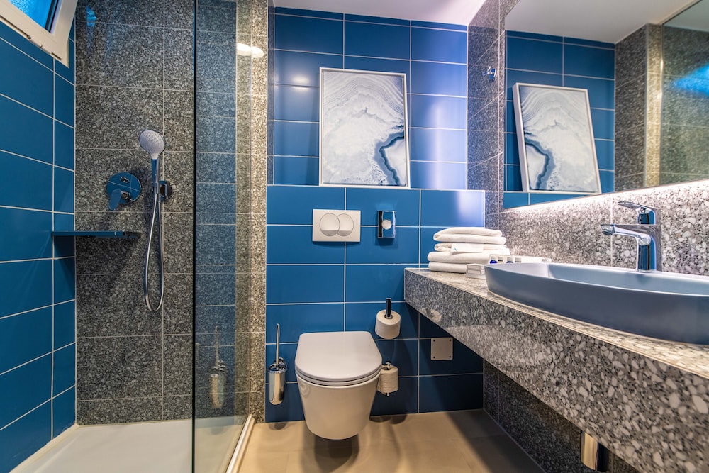 Arena Verudela Beach Apartments — Hotel rooms in Pula, Istria