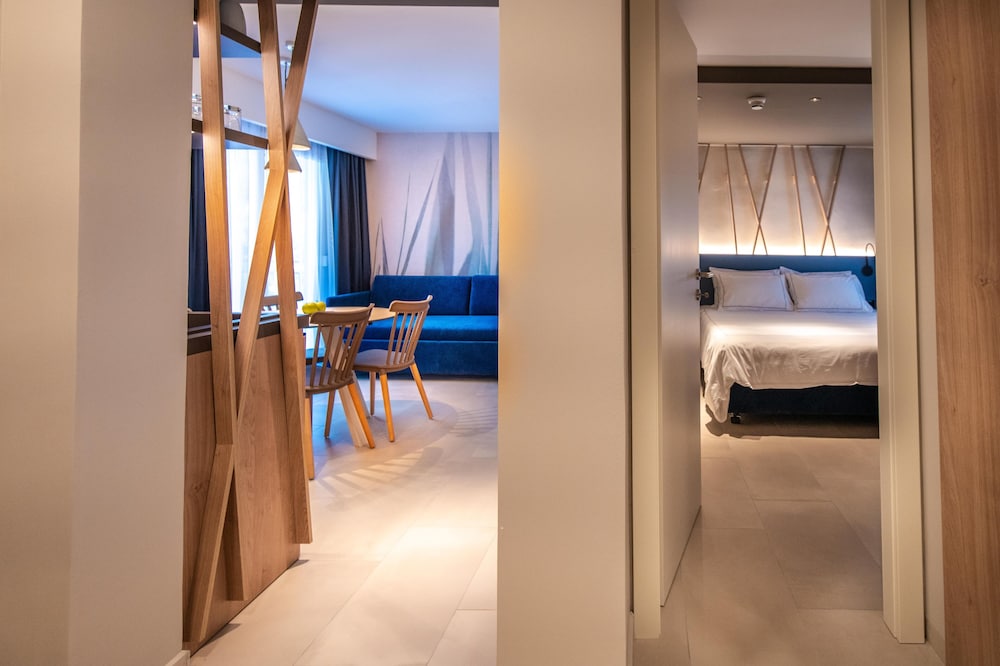 Arena Verudela Beach Apartments — Hotel rooms in Pula, Istria