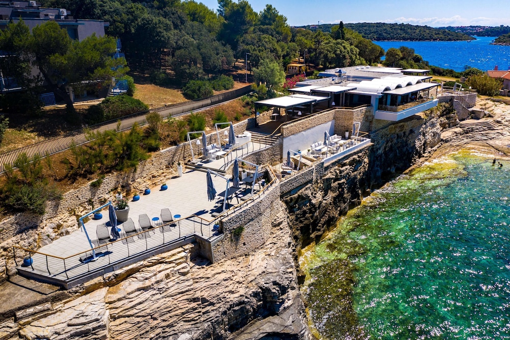 Arena Verudela Beach Apartments — Restaurant & bars in Pula, Istria