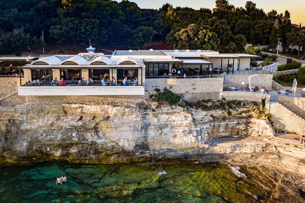 Arena Verudela Beach Apartments — Restaurant & bars in Pula, Istria