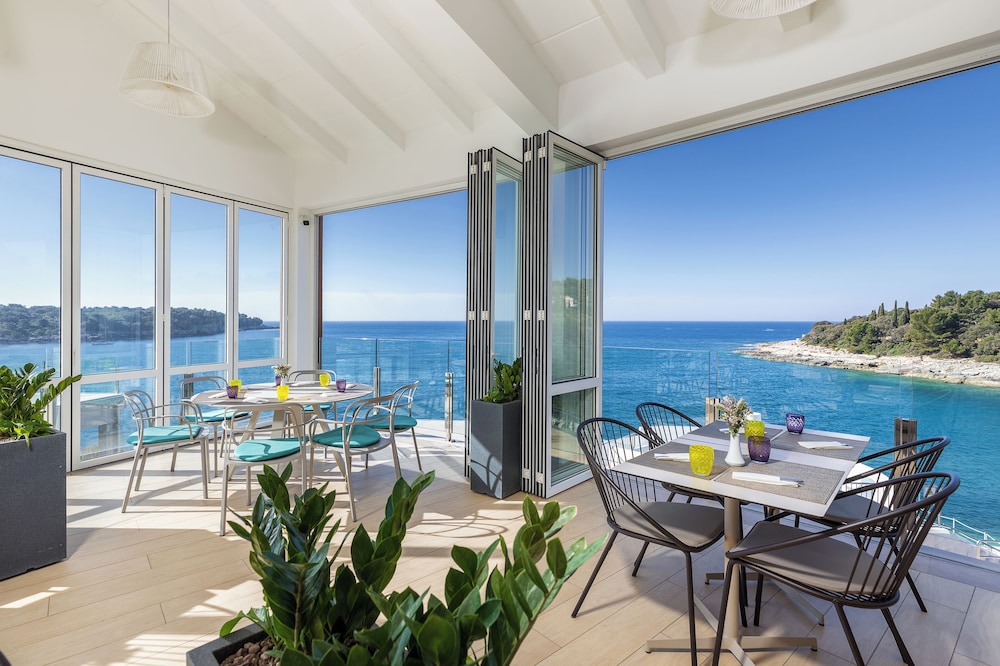 Arena Verudela Beach Apartments — Restaurant & bars in Pula, Istria