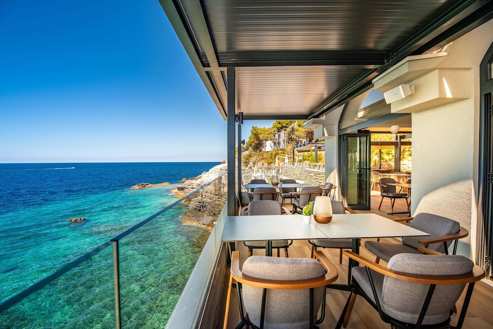 Arena Verudela Beach Apartments — Restaurant & bars in Pula, Istria