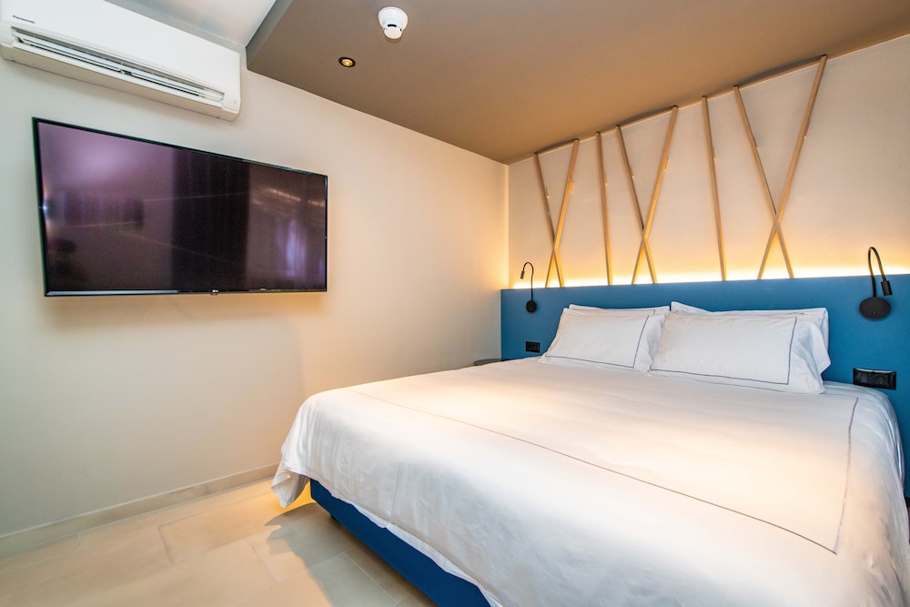 Arena Verudela Beach Apartments — Hotel rooms in Pula, Istria