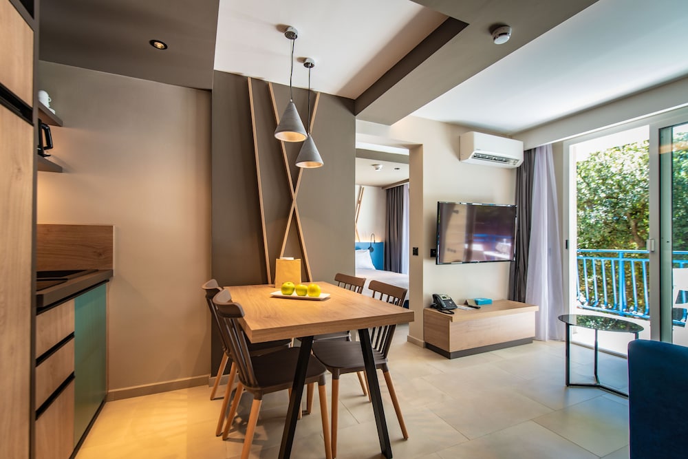 Arena Verudela Beach Apartments — Hotel rooms in Pula, Istria