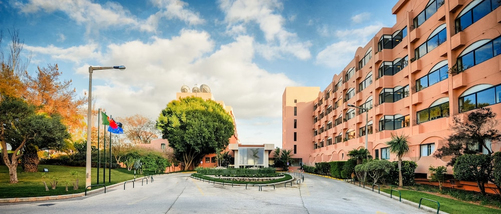 Vila Gale Atlantico Resort Hotel — Hotel building in Albufeira, Faro
