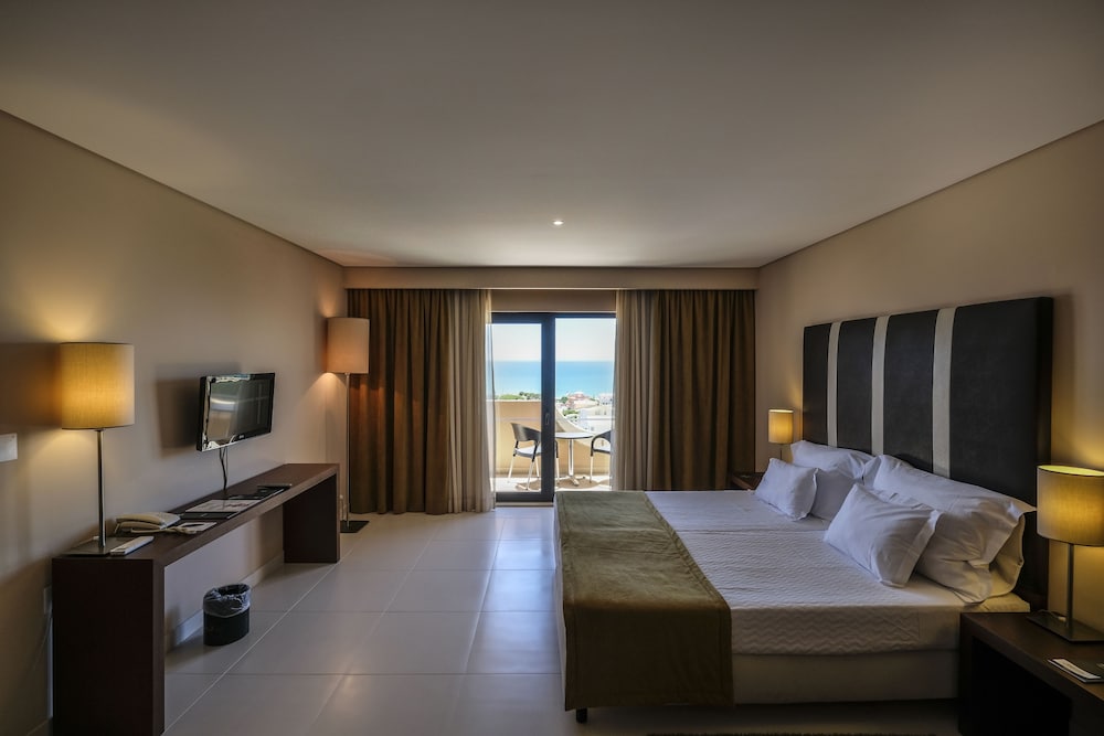 Vila Gale Atlantico Resort Hotel — Hotel rooms in Albufeira, Faro