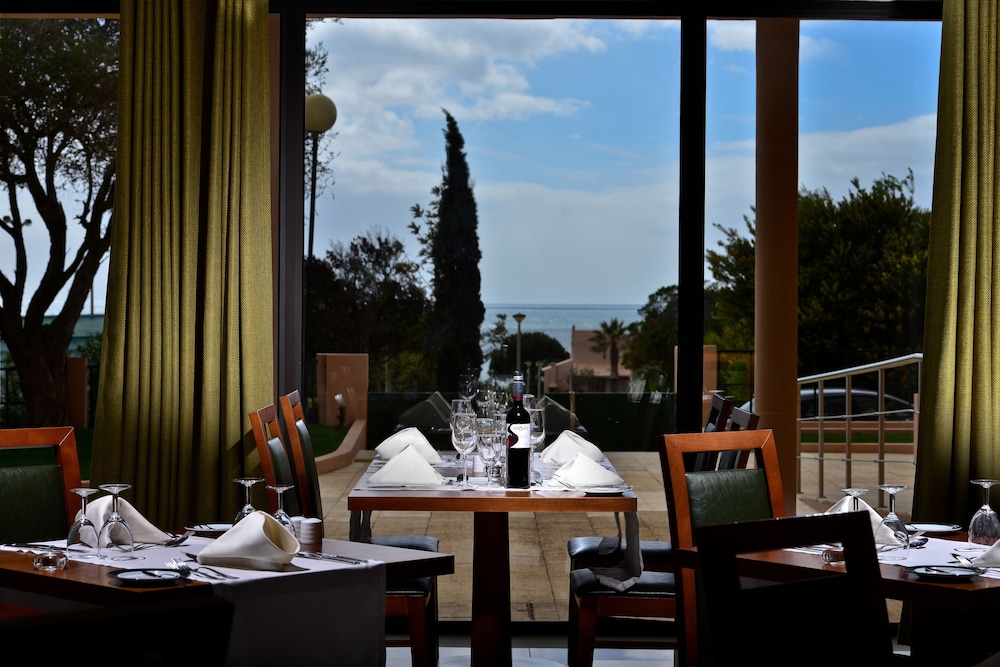 Vila Gale Atlantico Resort Hotel — Restaurant & bars in Albufeira, Faro