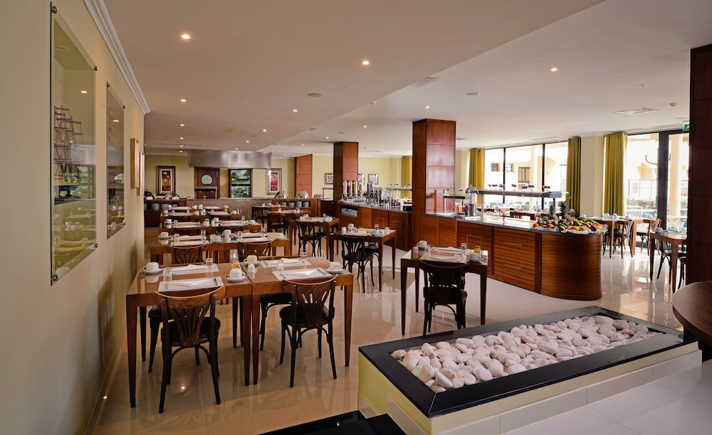 Vila Gale Atlantico Resort Hotel — Restaurant & bars in Albufeira, Faro