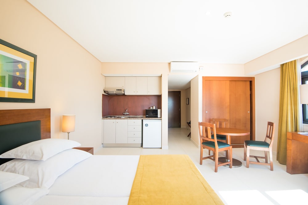 Vila Gale Atlantico Resort Hotel — Hotel rooms in Albufeira, Faro