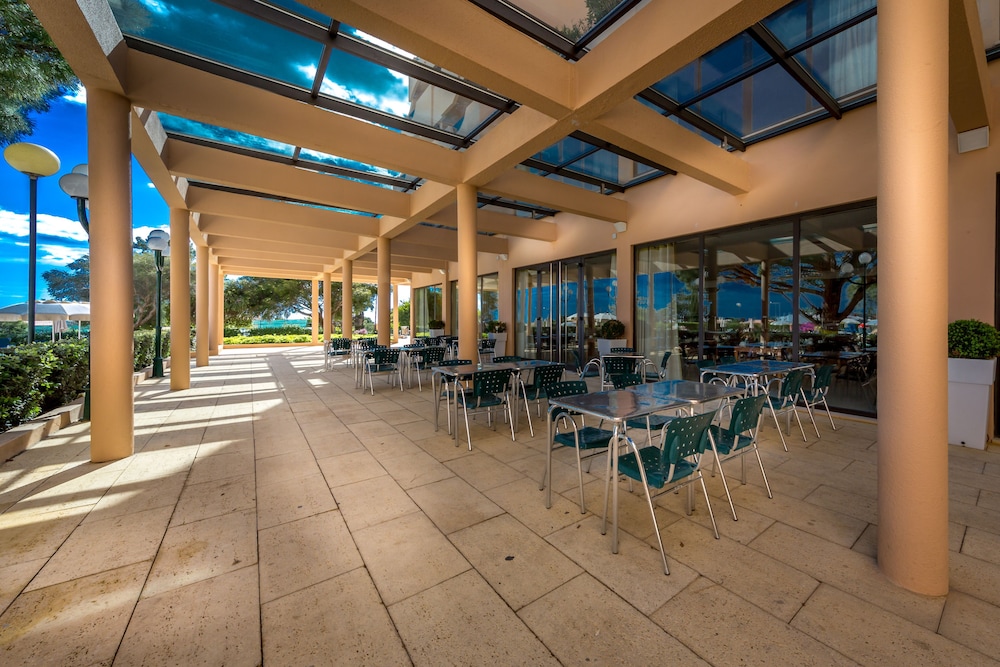 Vila Gale Atlantico Resort Hotel — Restaurant & bars in Albufeira, Faro