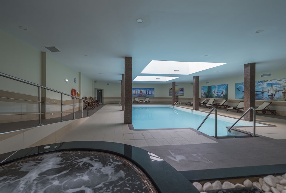 Vila Gale Atlantico Resort Hotel — Swimming pool in Albufeira, Faro