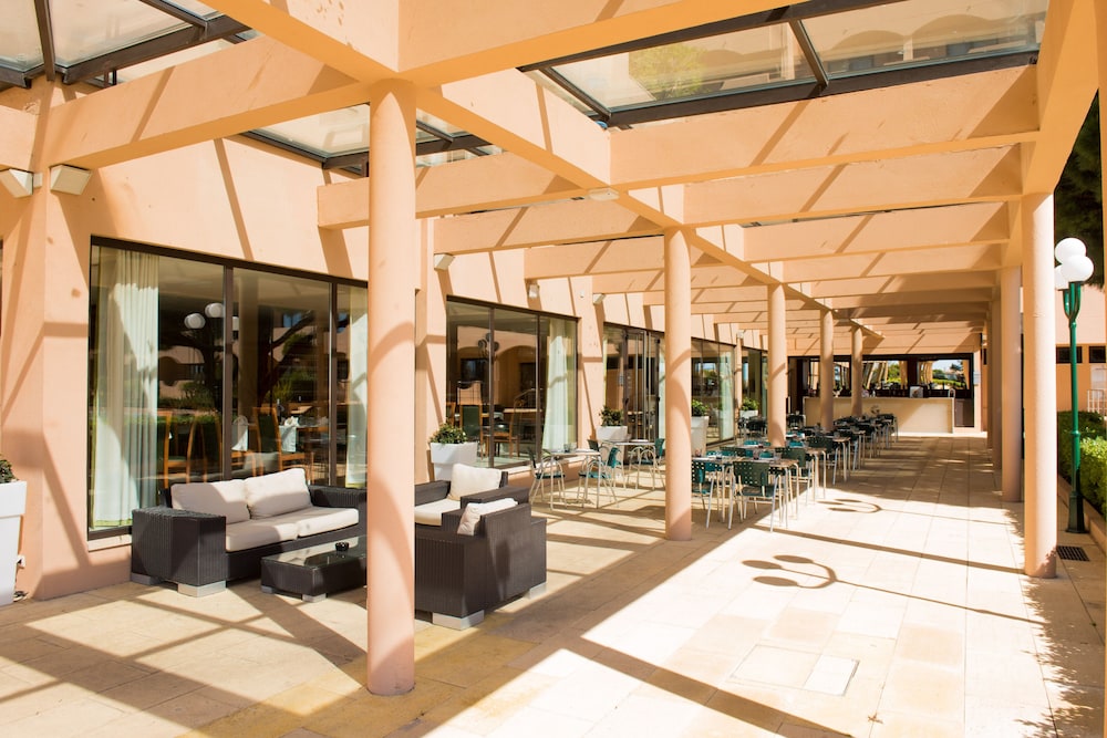 Vila Gale Atlantico Resort Hotel — Restaurant & bars in Albufeira, Faro