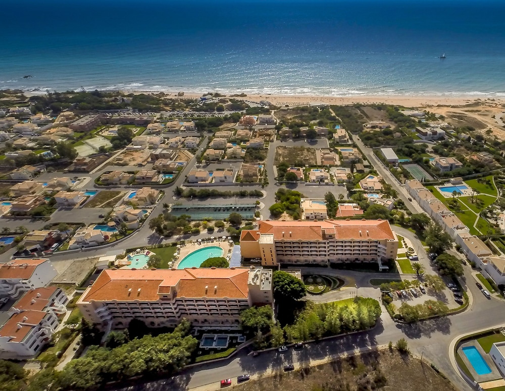 Vila Gale Atlantico Resort Hotel — Hotel building in Albufeira, Faro