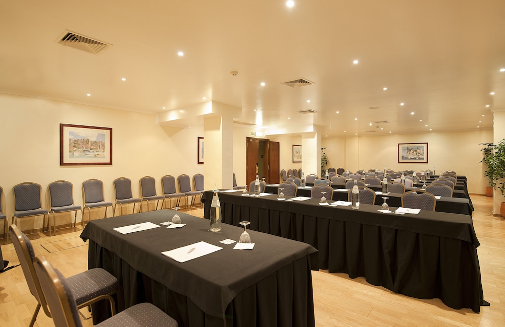 Vila Gale Atlantico Resort Hotel — Hotel building in Albufeira, Faro