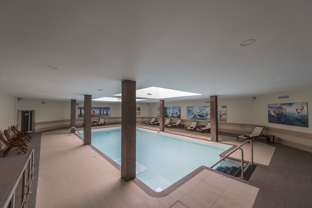 Vila Gale Atlantico Resort Hotel — Swimming pool in Albufeira, Faro
