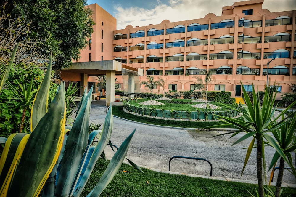 Vila Gale Atlantico Resort Hotel — Hotel building in Albufeira, Faro