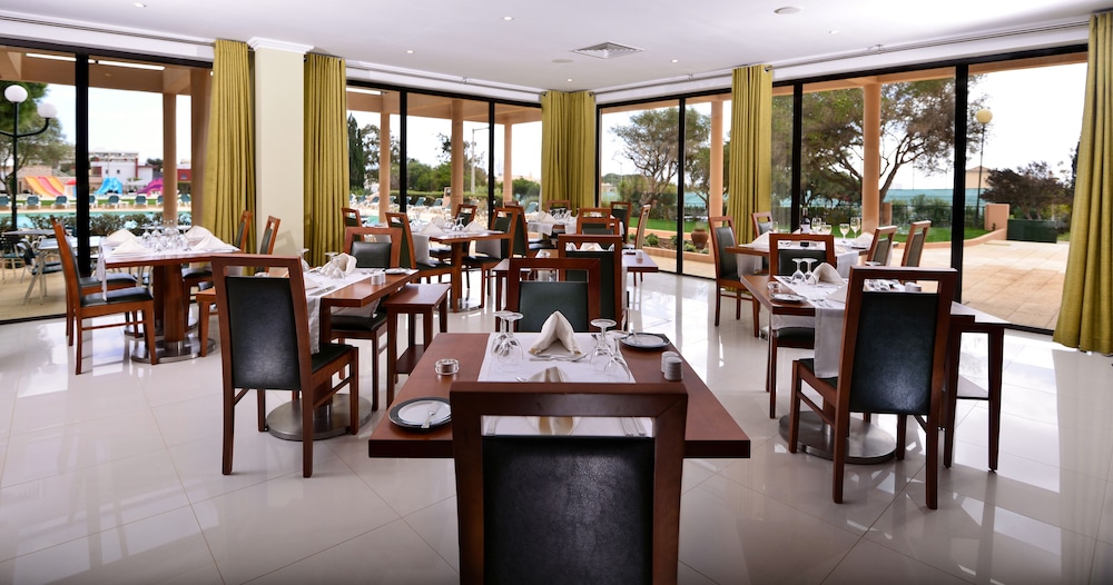 Vila Gale Atlantico Resort Hotel — Restaurant & bars in Albufeira, Faro