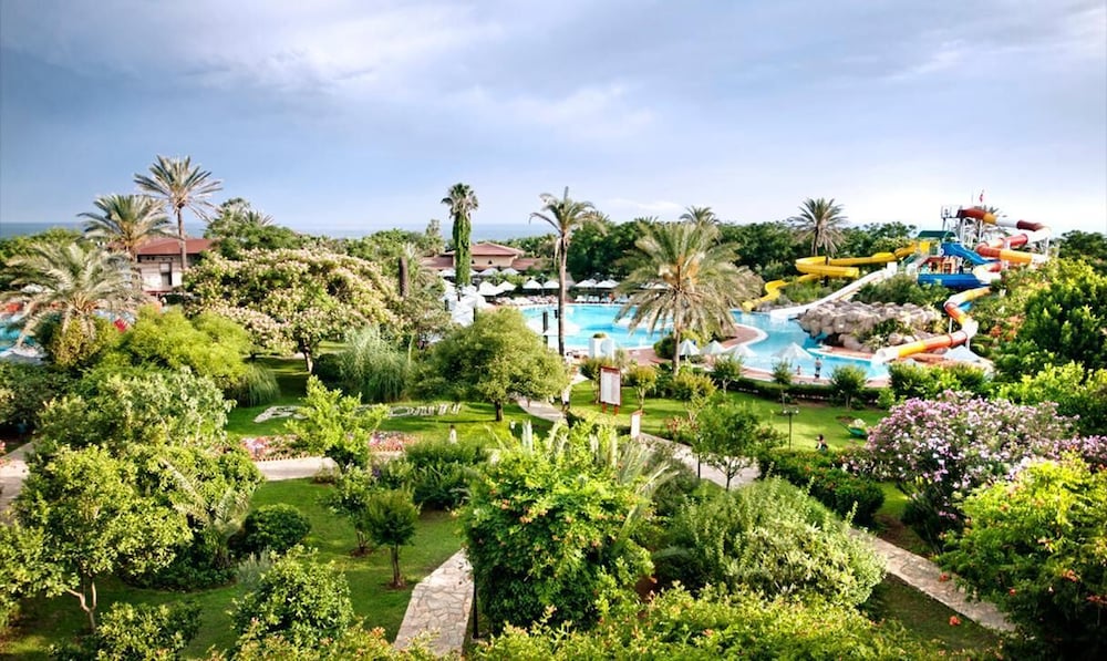 Belconti Resort Hotel - All Inclusive — Pool in Belek
