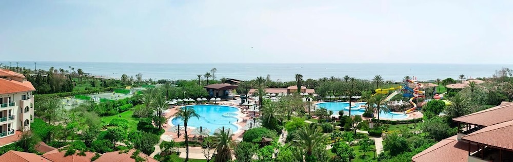 Belconti Resort Hotel - All Inclusive — Pool in Belek
