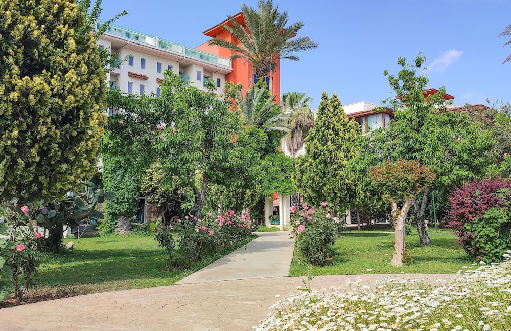 Belconti Resort Hotel - All Inclusive — Outdoor in Belek