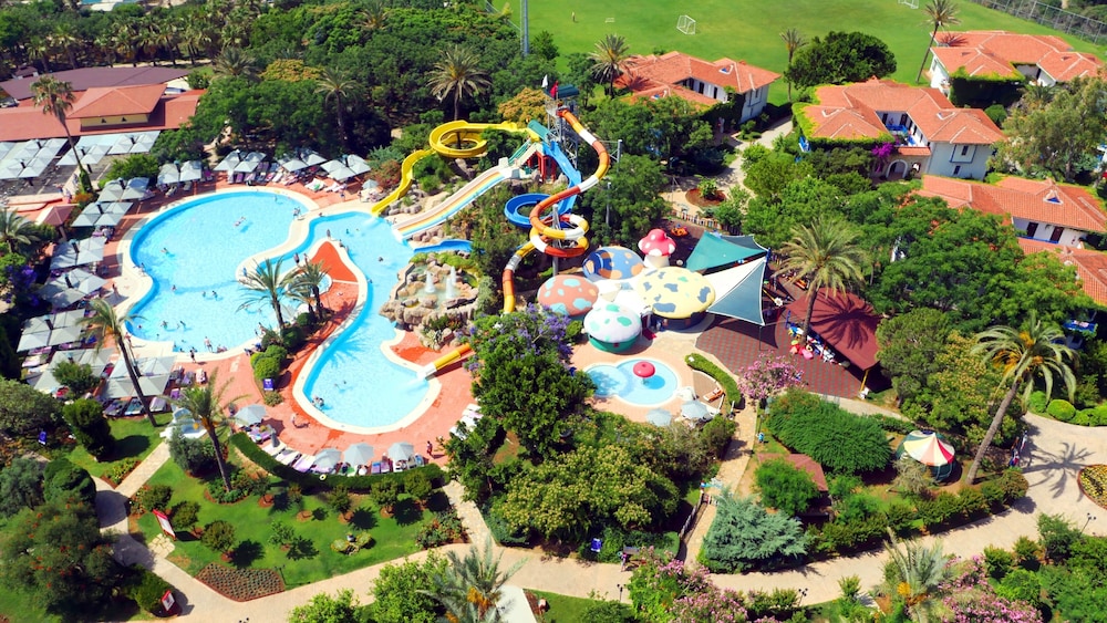 Belconti Resort Hotel - All Inclusive — Pool in Belek