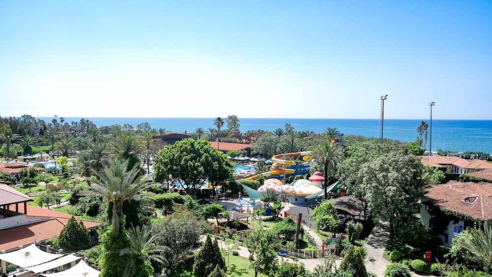 Belconti Resort Hotel - All Inclusive — Facilities in Belek