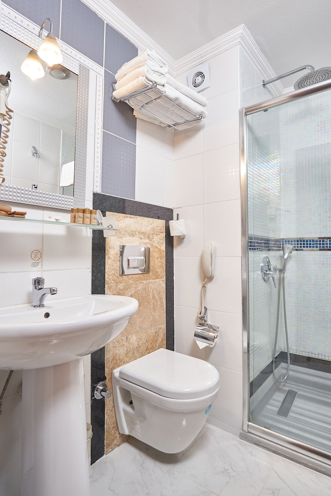 Amber Hotel - Special Class — Hotel rooms in Istanbul, Istanbul