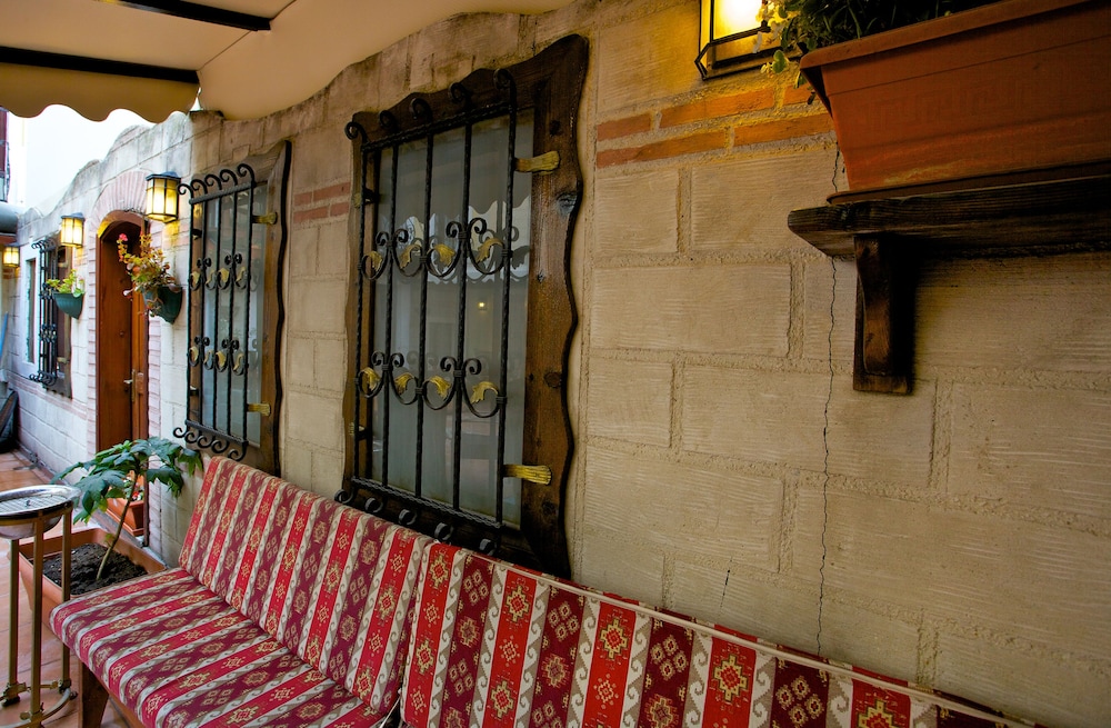 Amber Hotel - Special Class — Restaurant & bars in Istanbul, Istanbul