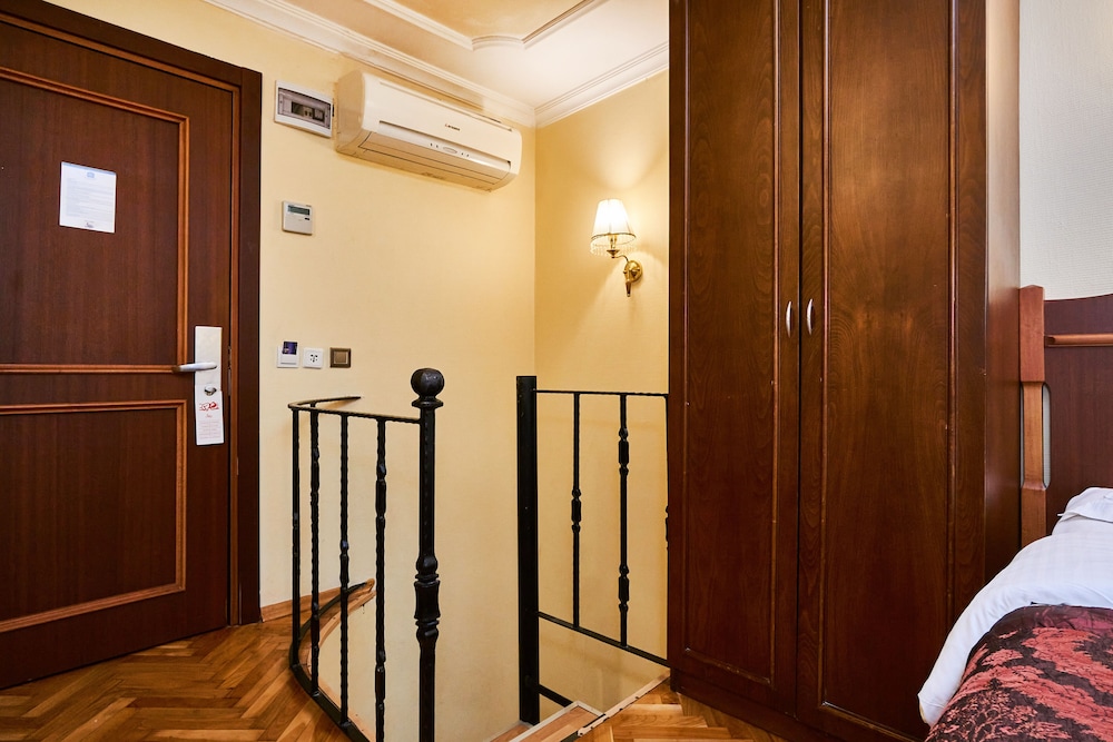 Amber Hotel - Special Class — Hotel rooms in Istanbul, Istanbul