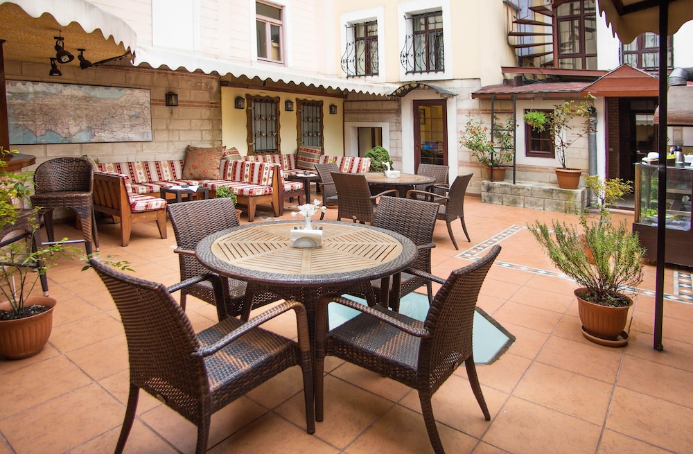 Amber Hotel - Special Class — Restaurant & bars in Istanbul, Istanbul