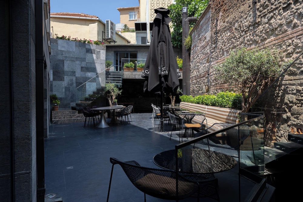 Hotel Saint Sophia — Restaurant & bars in Istanbul, Istanbul