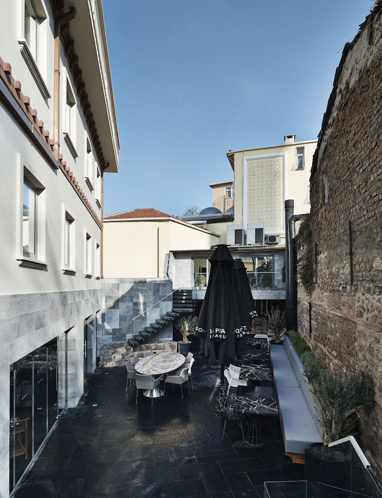 Hotel Saint Sophia — Restaurant & bars in Istanbul, Istanbul