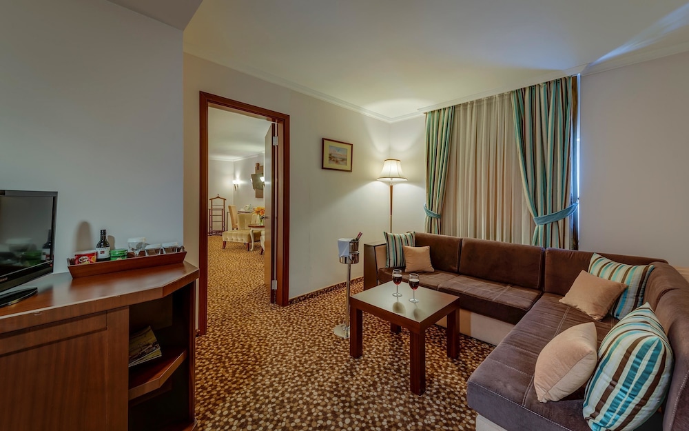 Best Western Plus Khan Hotel — Hotel rooms in Antalya