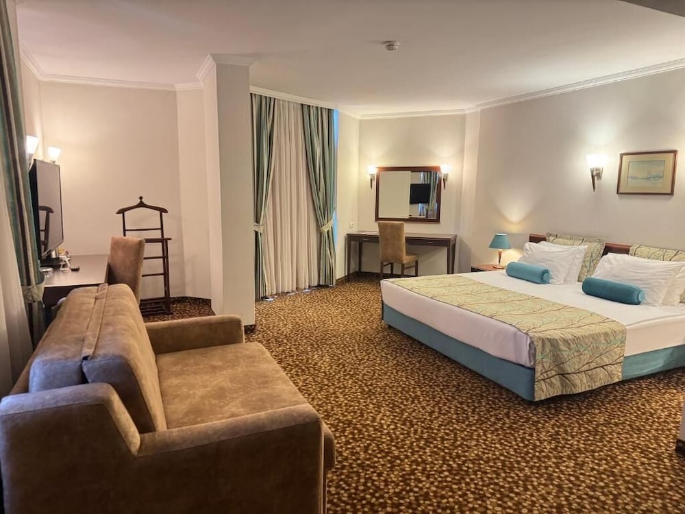 Best Western Plus Khan Hotel — Hotel rooms in Antalya