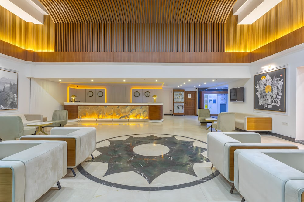 Best Western Plus Khan Hotel — Hotel building in Antalya