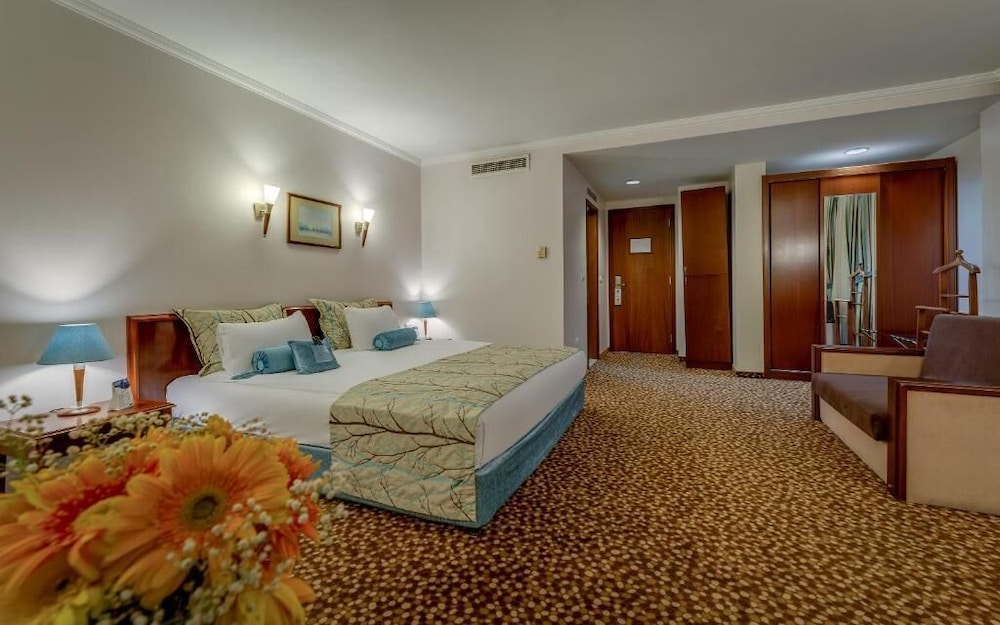 Best Western Plus Khan Hotel — Hotel rooms in Antalya