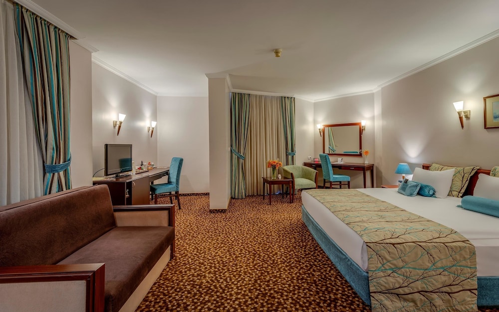 Best Western Plus Khan Hotel — Hotel rooms in Antalya