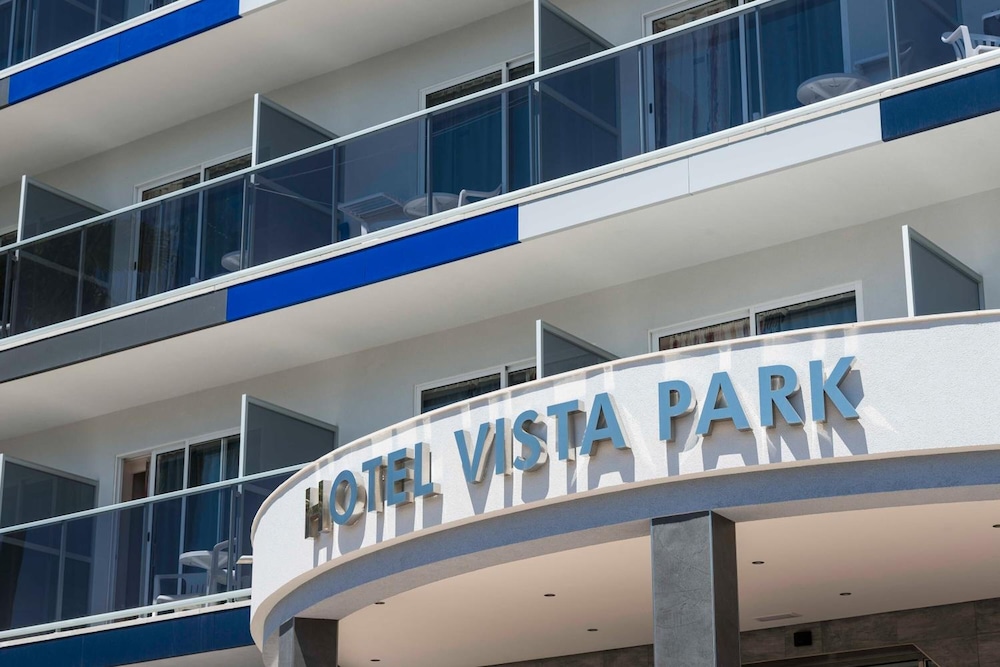 Hotel Vista Park — Hotel building in Can Picafort, Balearic Islands