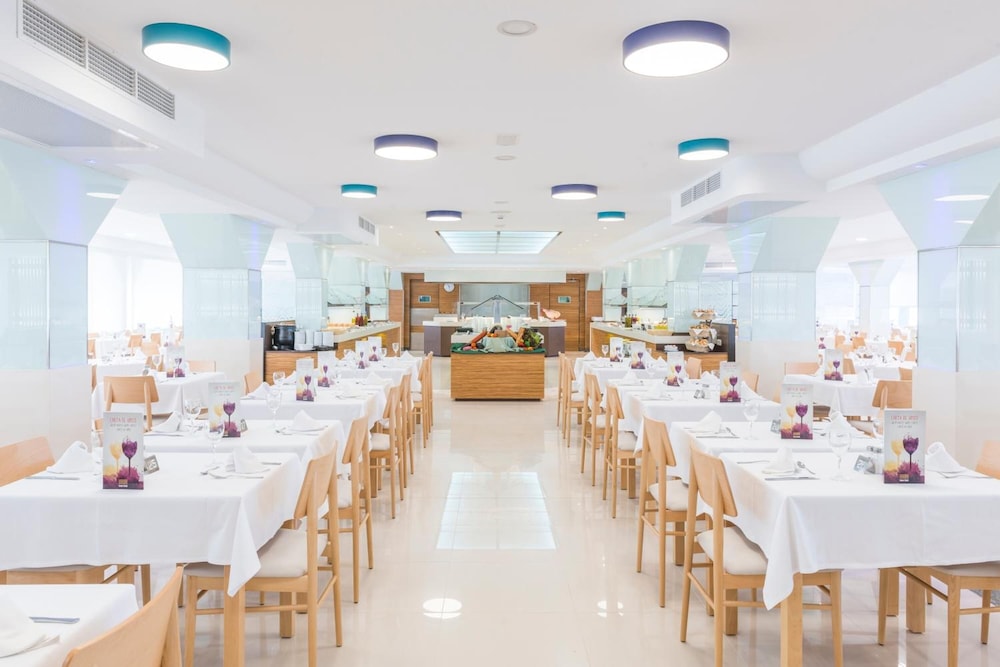 Hotel Vista Park — Restaurant & bars in Can Picafort, Balearic Islands