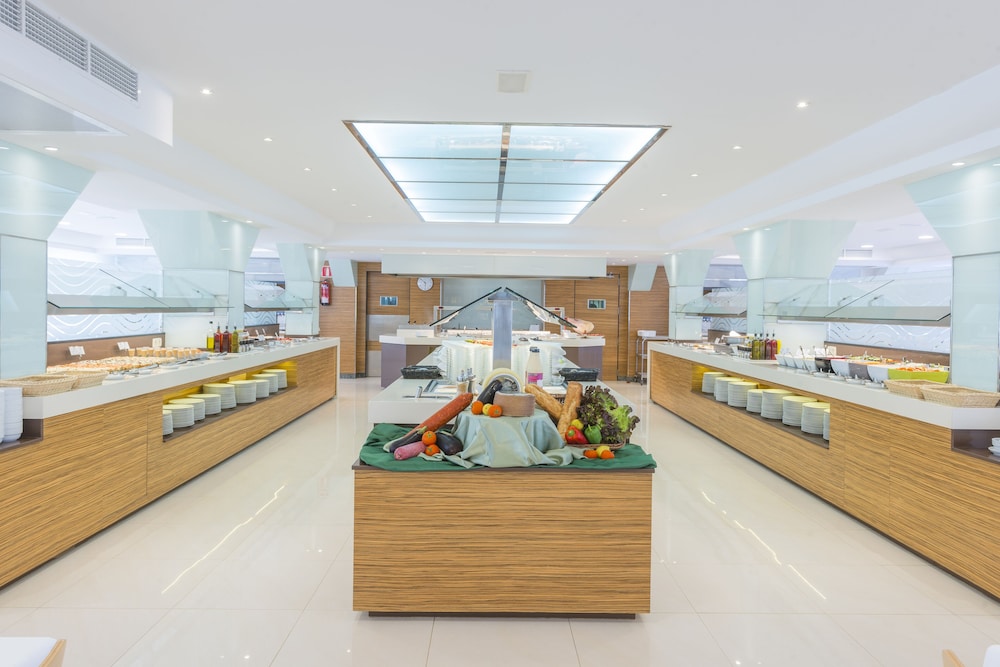 Hotel Vista Park — Restaurant & bars in Can Picafort, Balearic Islands