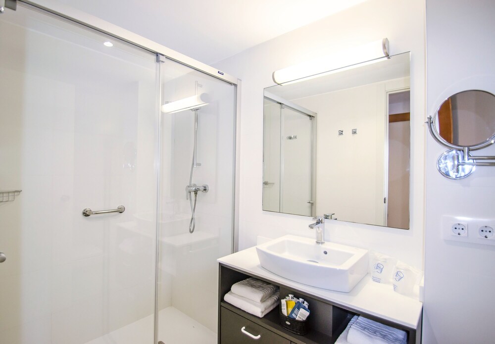 Hotel Vista Park — Hotel rooms in Can Picafort, Balearic Islands