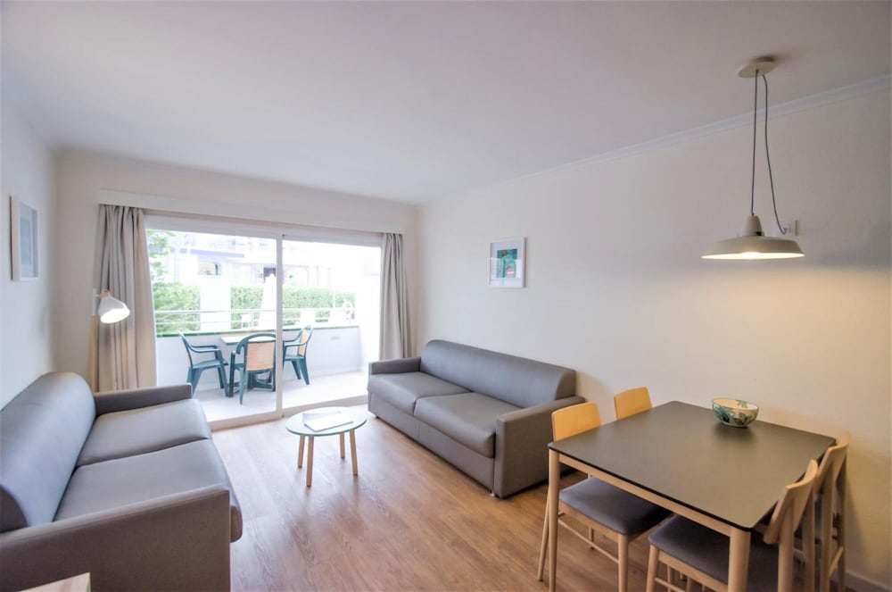Hotel Vista Park — Hotel rooms in Can Picafort, Balearic Islands