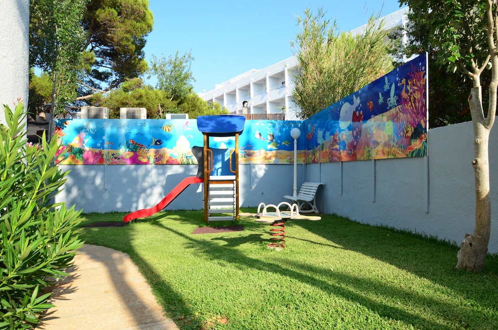 Hotel Vista Park — Attractions for children in Can Picafort, Balearic Islands