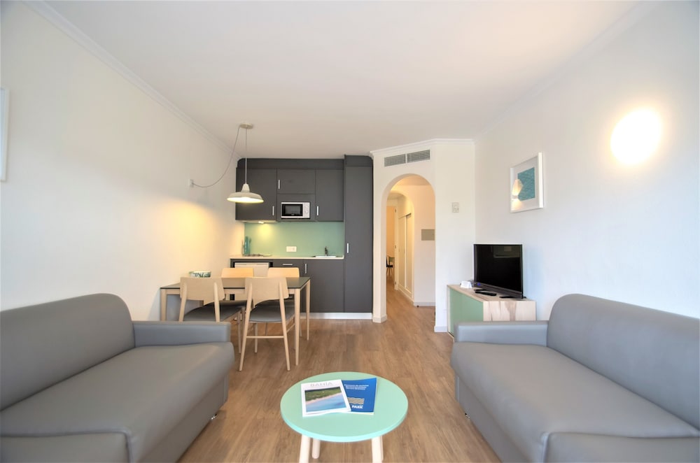 Hotel Vista Park — Hotel rooms in Can Picafort, Balearic Islands