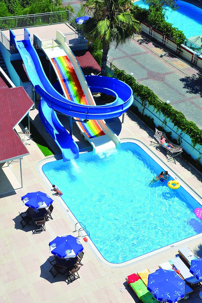Blue Diamond Alya Hotel - All Inclusive — Swimming pool in Alanya